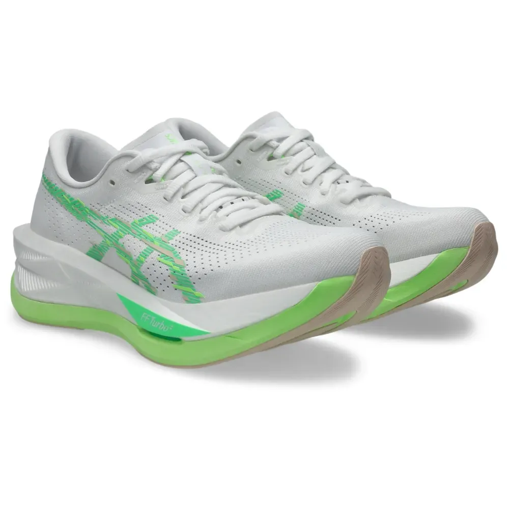 Tênis feminino Asics Sonicblast branco e verde visto de outro ângulo destacando malha respirável